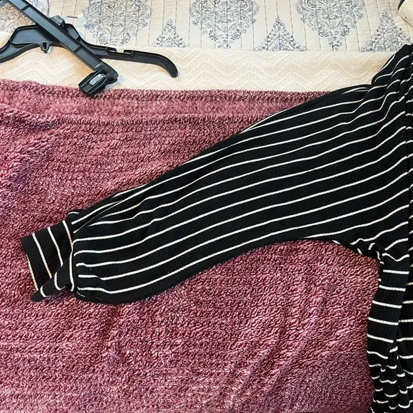 Daytrip Black and White Striped Long Sleeve Top - Picture 2 of 5